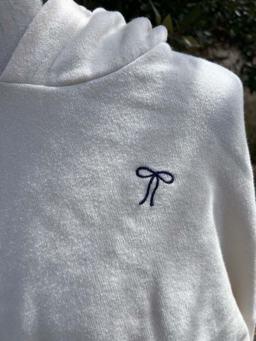 Aerie Off-White Bow Embroidered Cropped Fleece Hoodie